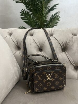 img_0043 Sac LV importation