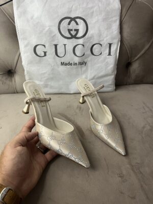 Talon Gucci beige