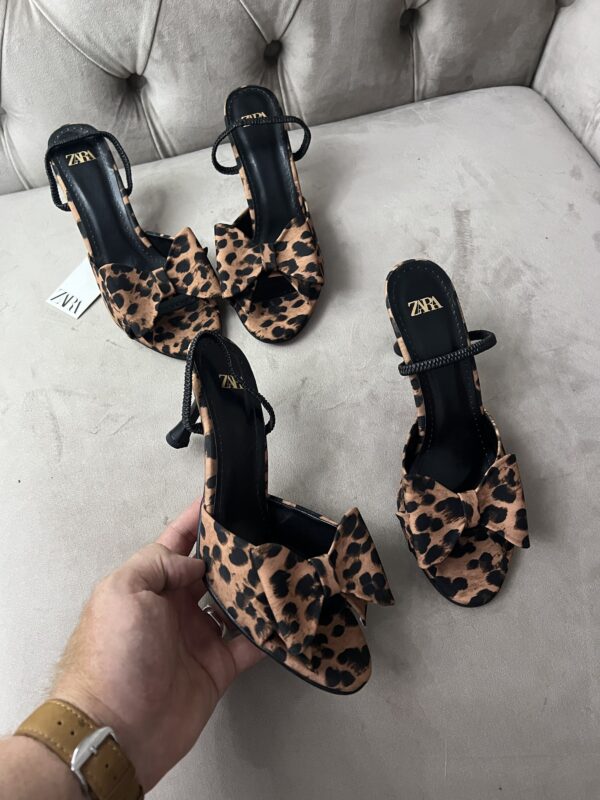 Talon haute papillon léopard disponible 36 et 40