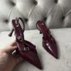 Escarpin bordeau avec des boucle Zara