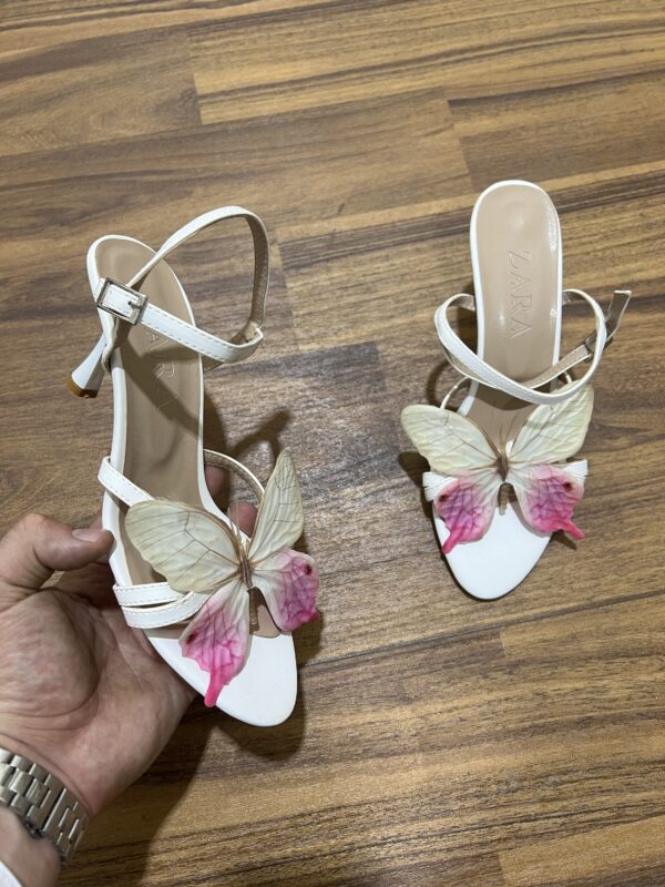 Sandale Zara papillon d’été