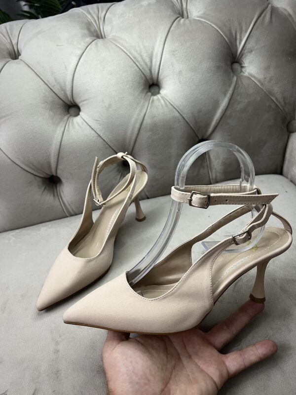 Escarpin Zara satin avec ceinture